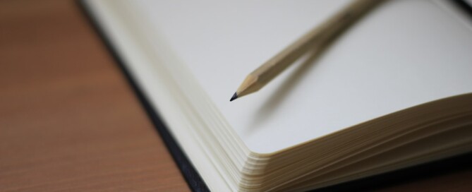 Photo Businesswoman writing